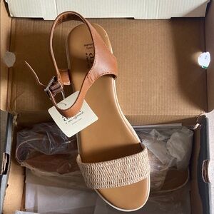 Women's Tan Sandals